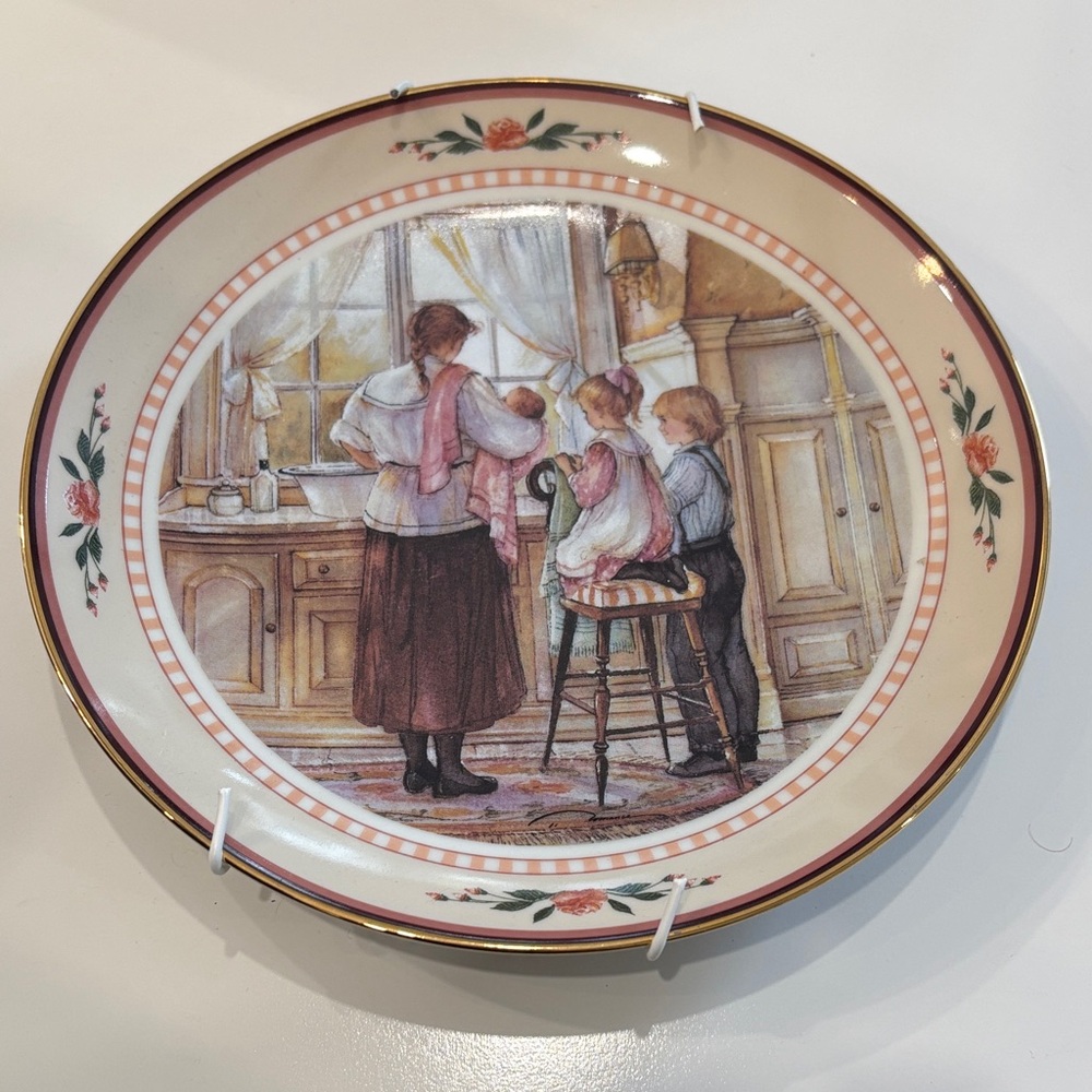 “Sun Bath” Trisha Romance Decorate Plate